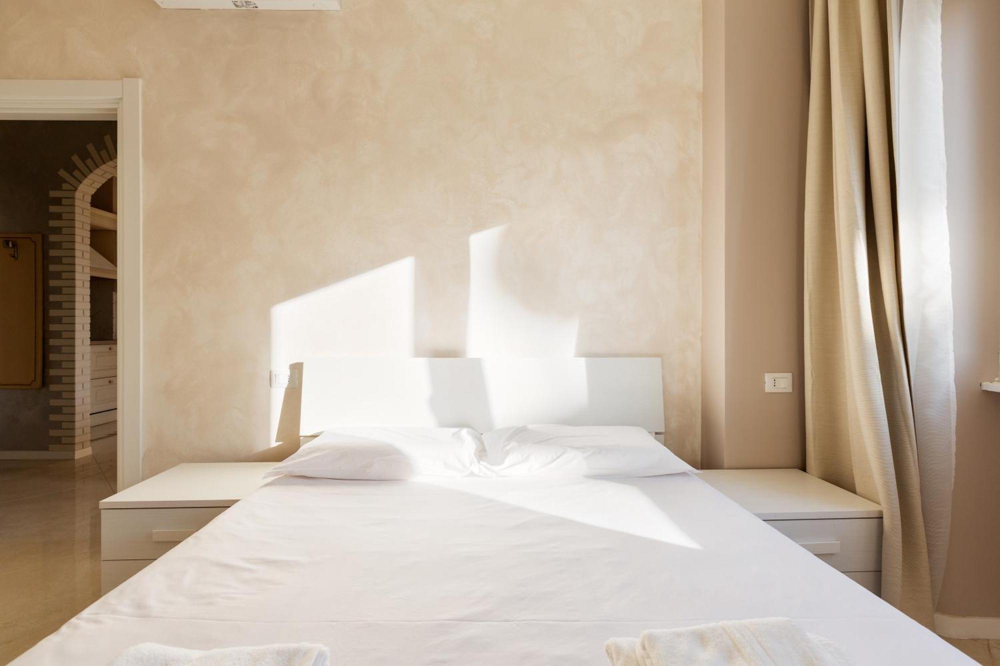 Niguarda Bright Apartment W/ Balcony Milan Bagian luar foto