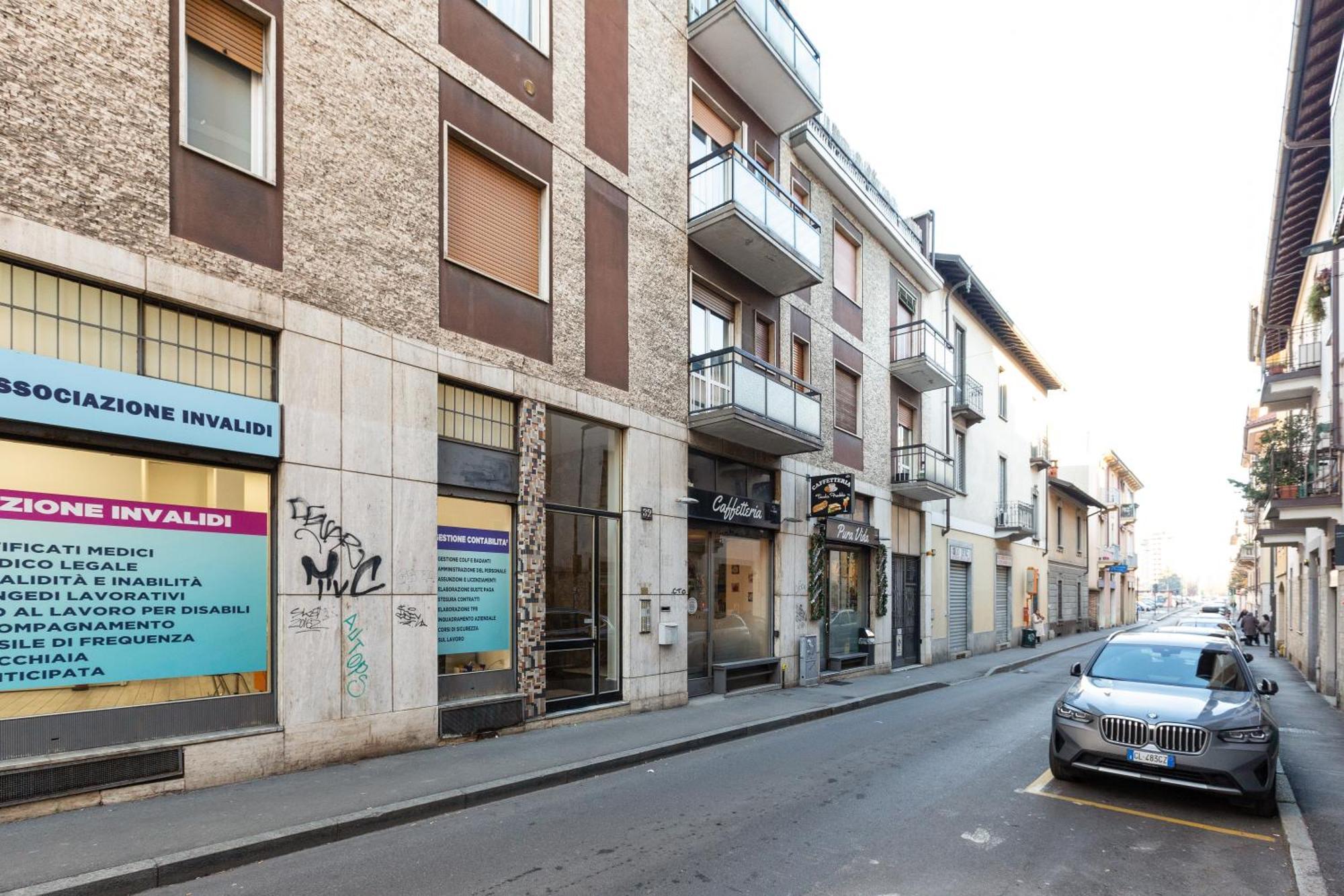Niguarda Bright Apartment W/ Balcony Milan Bagian luar foto