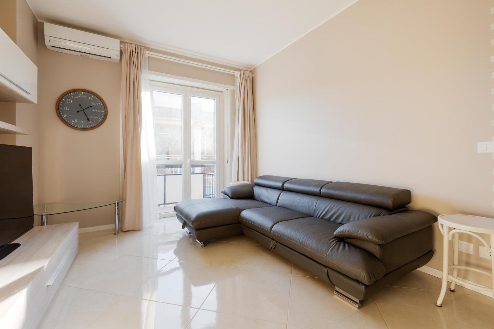 Niguarda Bright Apartment W/ Balcony Milan Bagian luar foto