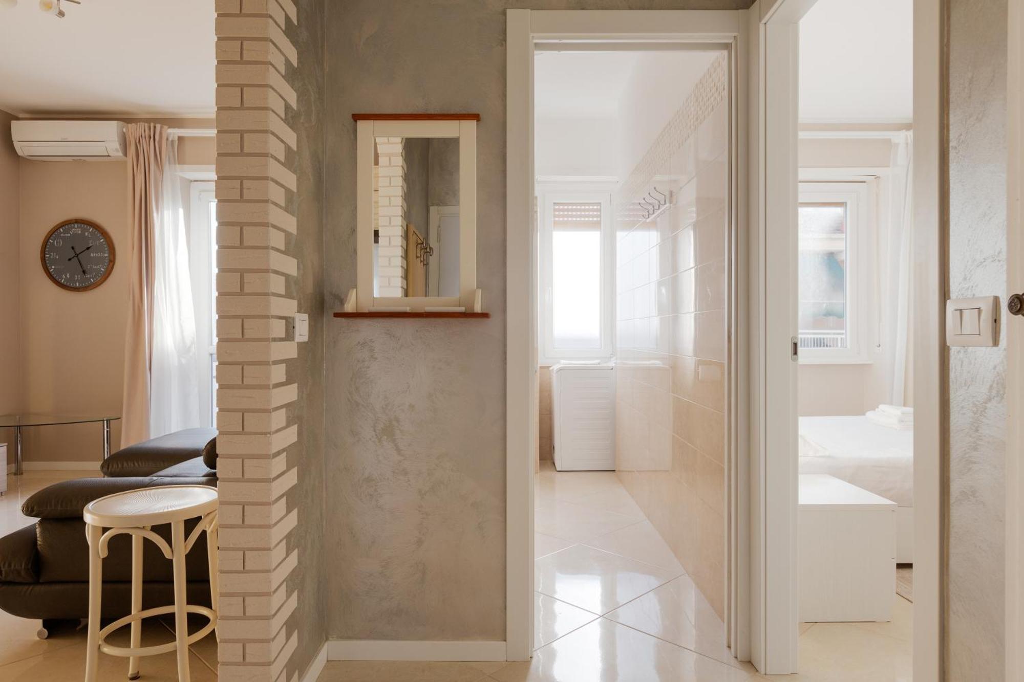 Niguarda Bright Apartment W/ Balcony Milan Bagian luar foto