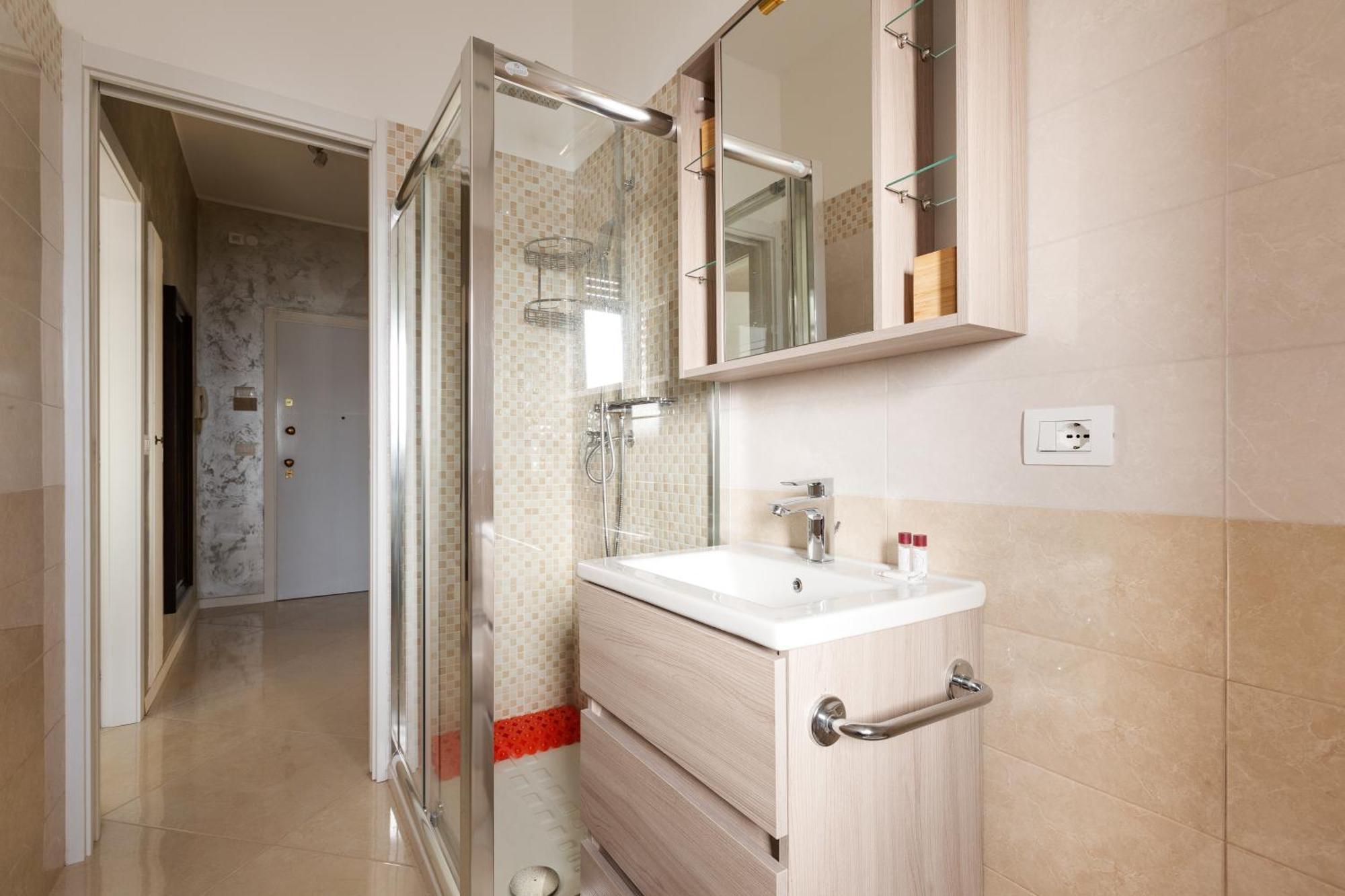 Niguarda Bright Apartment W/ Balcony Milan Bagian luar foto