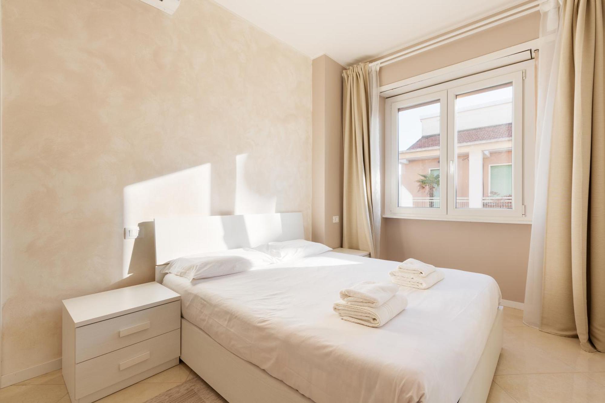 Niguarda Bright Apartment W/ Balcony Milan Bagian luar foto